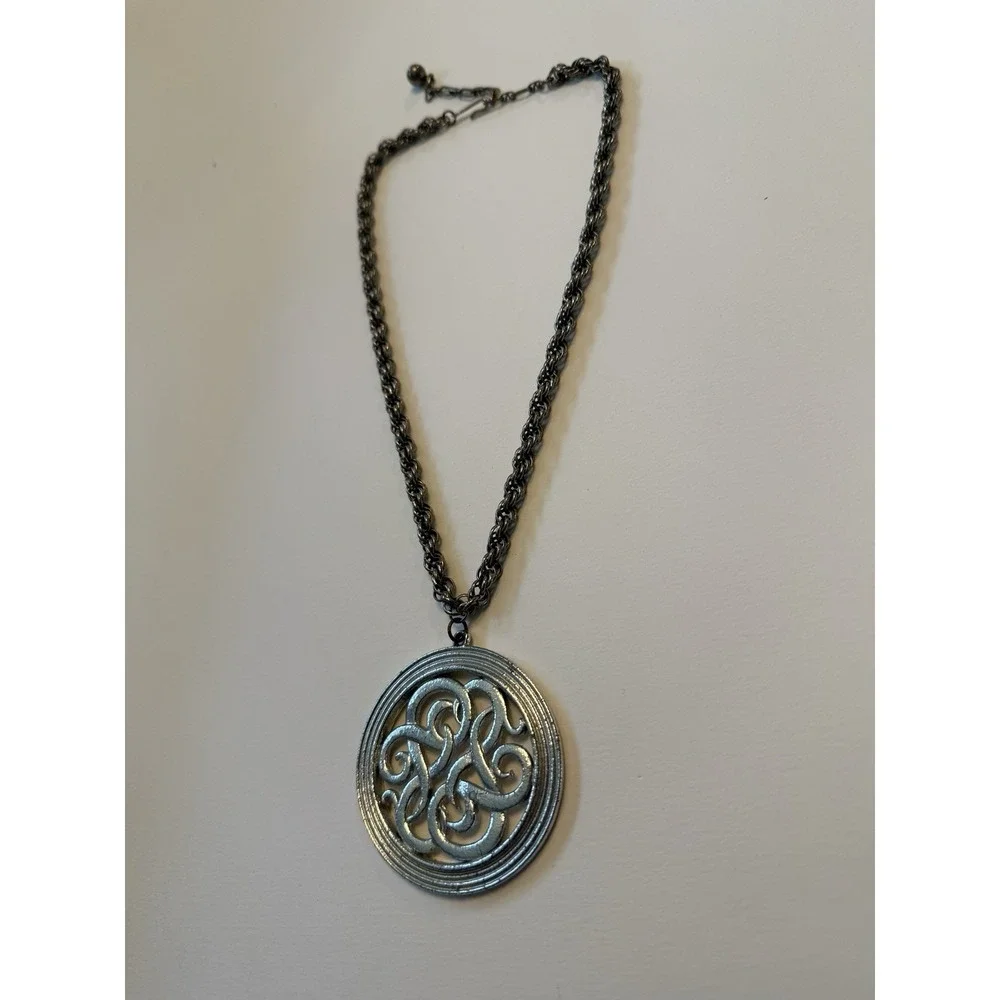 VTG LINSER Twisted Chain Necklace 18